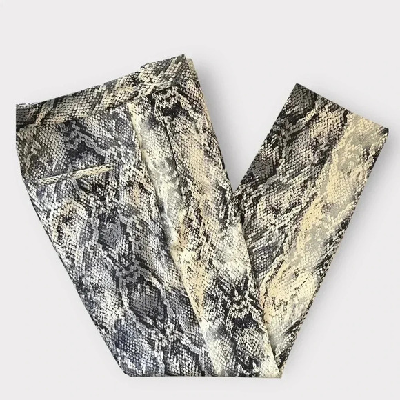 Zara Cigarette Trousers Snakeskin Print Pants Ankle Cropped Grey White Small - Picture 15 of 16